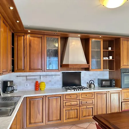 Casa Monte Lago Διαμέρισμα Dongo