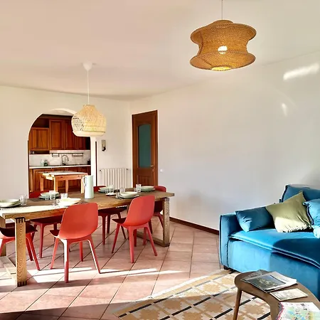 Casa Monte Lago 아파트 동고